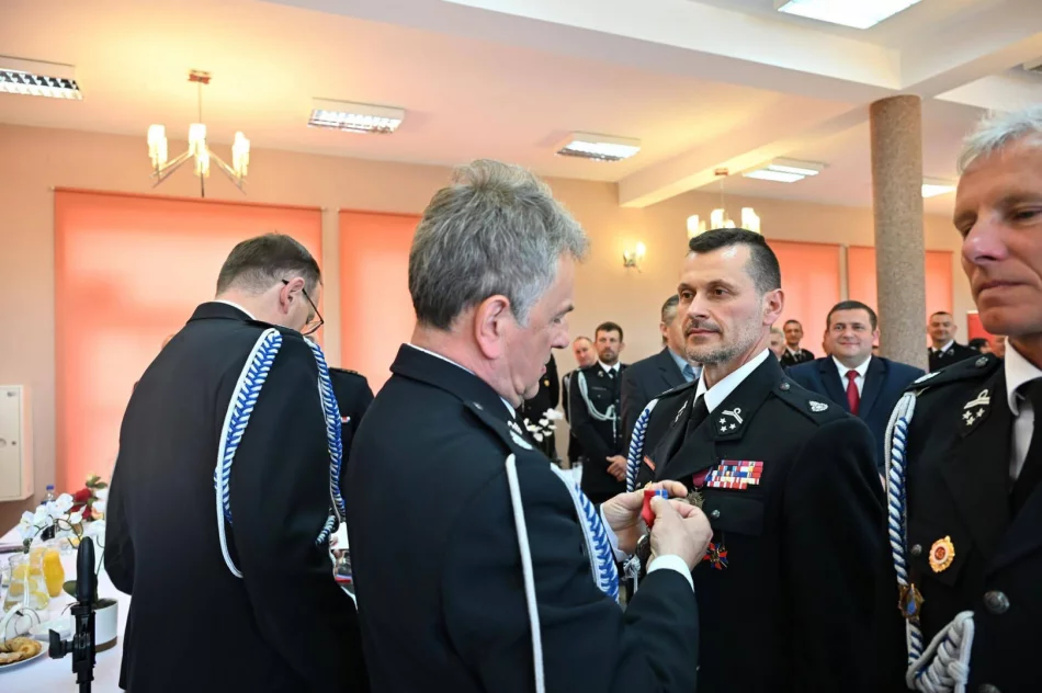 Burmistrz Miasta Limanowa odznaczona Srebrnym Medalem za Zasługi dla Pożarnictwa - zdjęcie 5