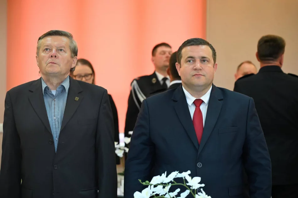 Burmistrz Miasta Limanowa odznaczona Srebrnym Medalem za Zasługi dla Pożarnictwa - zdjęcie 11