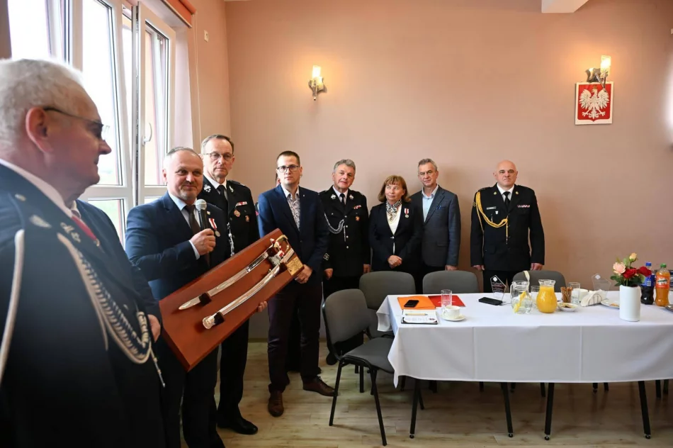Burmistrz Miasta Limanowa odznaczona Srebrnym Medalem za Zasługi dla Pożarnictwa - zdjęcie 15