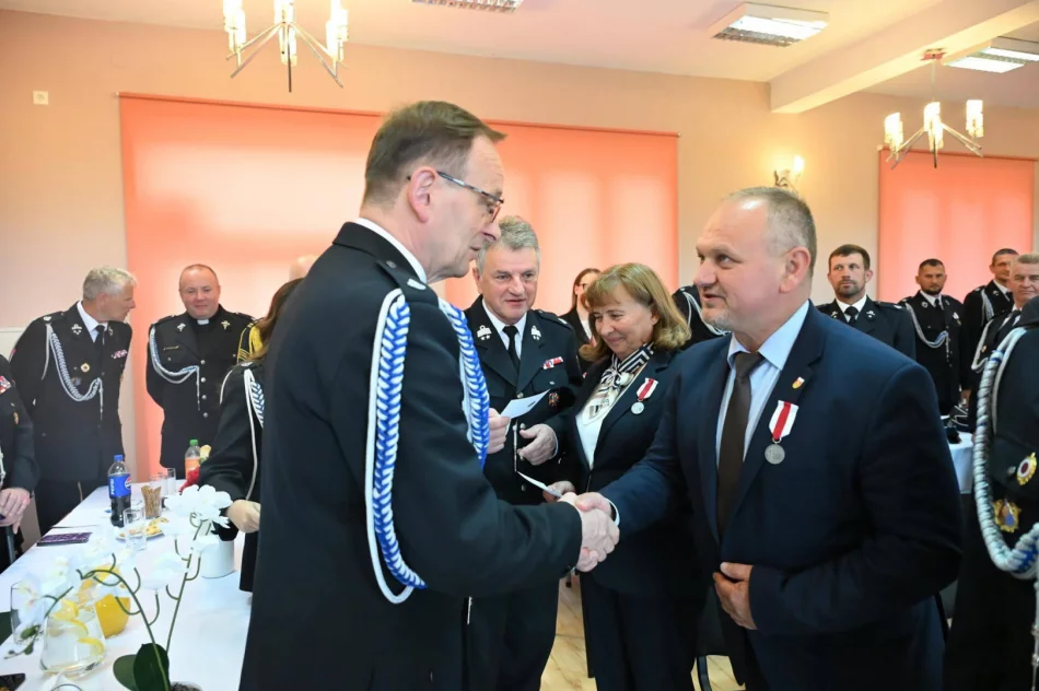 Burmistrz Miasta Limanowa odznaczona Srebrnym Medalem za Zasługi dla Pożarnictwa - zdjęcie 18