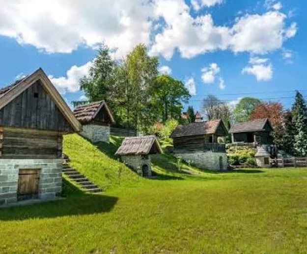 Muzeum od kuchni… Spotkania z zabytkami. „Jak powstał skansen w Laskowej?” - Zdjęcie główne