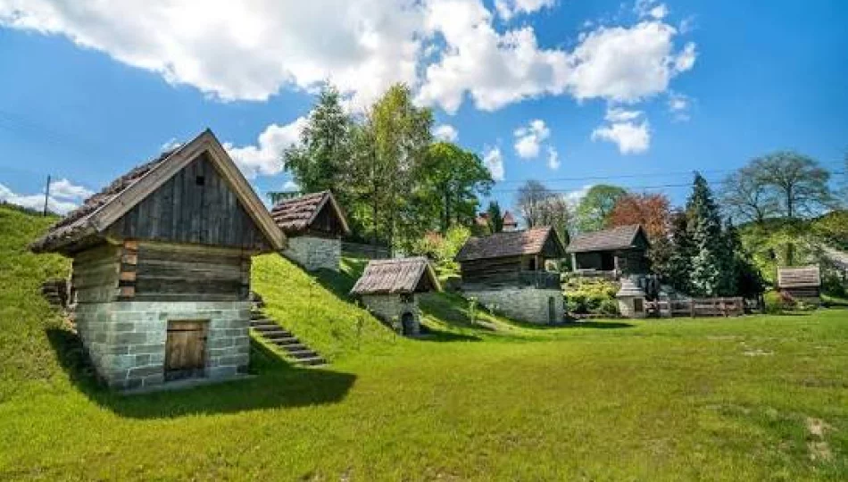 Muzeum od kuchni… Spotkania z zabytkami. „Jak powstał skansen w Laskowej?” - zdjęcie 1