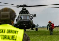 Terytorialsi ćwiczyli z lotnikami. Ewakuacja rannych śmigłowcem - zdjęcie główne