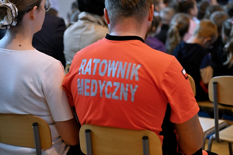 „Nowa scena – nowe możliwości…” - wyjątkowy Dzień Dziecka w SP w Pisarzowej - zdjęcie 20