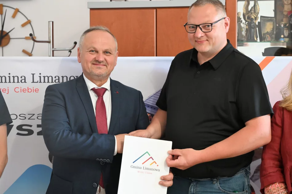 Oświetlenia boiska piłkarskiego oraz budowa mikro-instalacji fotowoltaicznej w Pisarzowej - zdjęcie 6