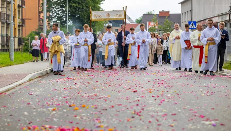 Dziś Boże Ciało - uroczystość "Świętej Obecności Boga" - zdjęcie 1