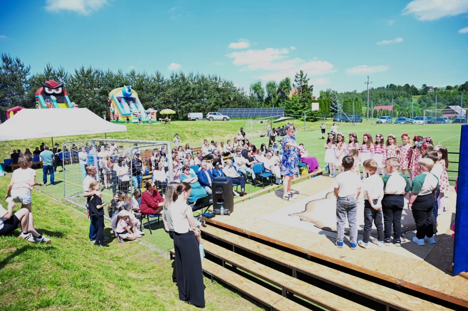 Pierwszy piknik rodzinny - szkoła zintegrowała mieszkańców - zdjęcie 8