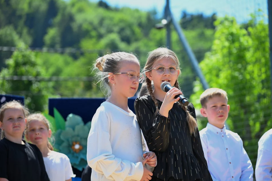 Pierwszy piknik rodzinny - szkoła zintegrowała mieszkańców - zdjęcie 12