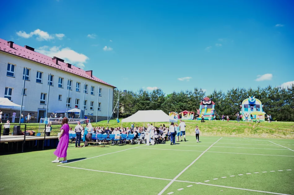 Pierwszy piknik rodzinny - szkoła zintegrowała mieszkańców - zdjęcie 16