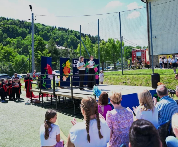 Pierwszy piknik rodzinny - szkoła zintegrowała mieszkańców - zdjęcie główne