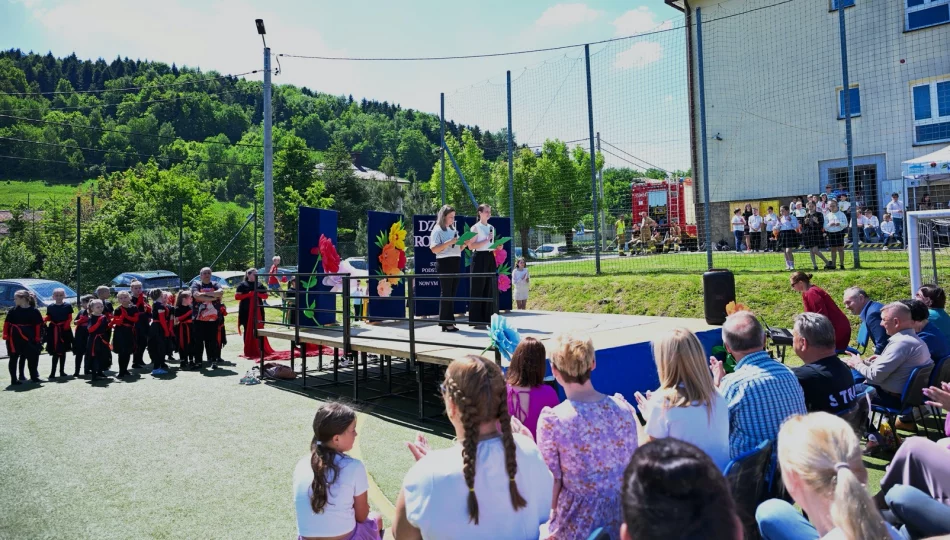Pierwszy piknik rodzinny - szkoła zintegrowała mieszkańców - zdjęcie 1