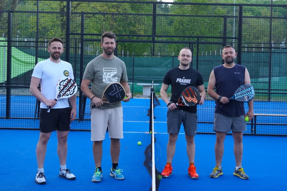 Pierwszy miesiąc ligi padlowej za nami! Wielkie emocje i awanse w Padel Arenie - zdjęcie 3