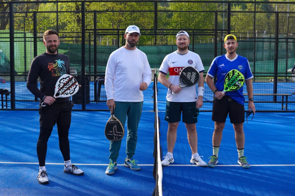 Pierwszy miesiąc ligi padlowej za nami! Wielkie emocje i awanse w Padel Arenie - zdjęcie 6