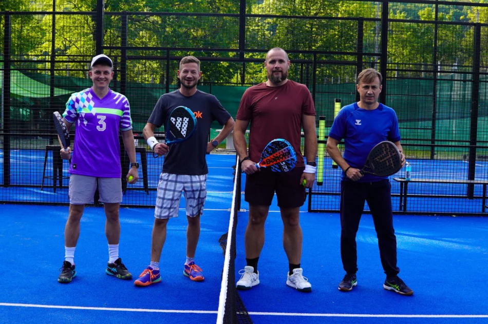 Pierwszy miesiąc ligi padlowej za nami! Wielkie emocje i awanse w Padel Arenie - zdjęcie 7