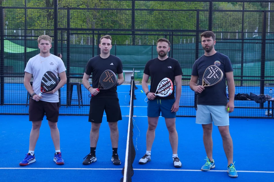 Pierwszy miesiąc ligi padlowej za nami! Wielkie emocje i awanse w Padel Arenie - zdjęcie 10
