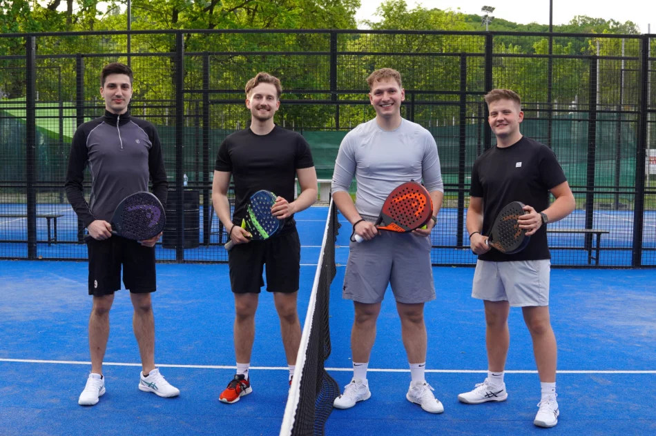 Pierwszy miesiąc ligi padlowej za nami! Wielkie emocje i awanse w Padel Arenie - zdjęcie 12