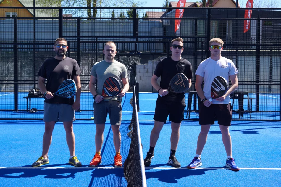 Pierwszy miesiąc ligi padlowej za nami! Wielkie emocje i awanse w Padel Arenie - zdjęcie 14