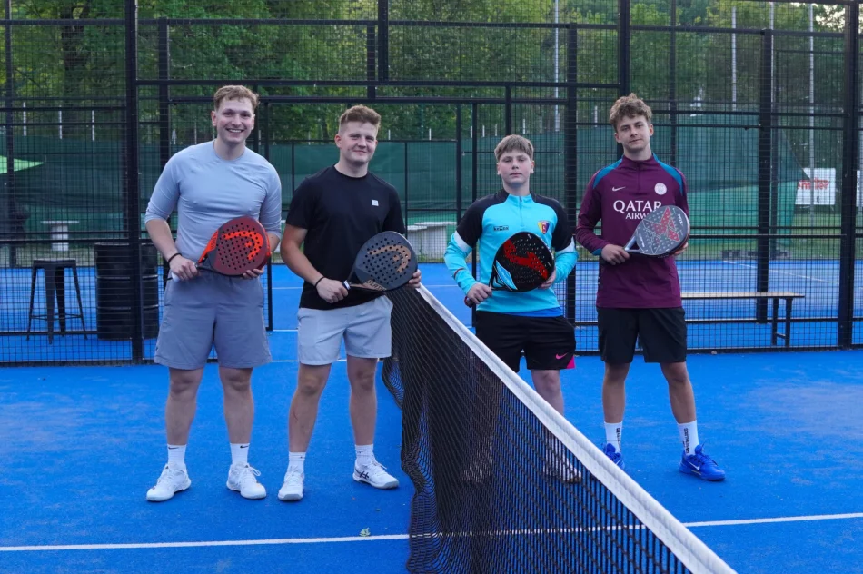Pierwszy miesiąc ligi padlowej za nami! Wielkie emocje i awanse w Padel Arenie - zdjęcie 16
