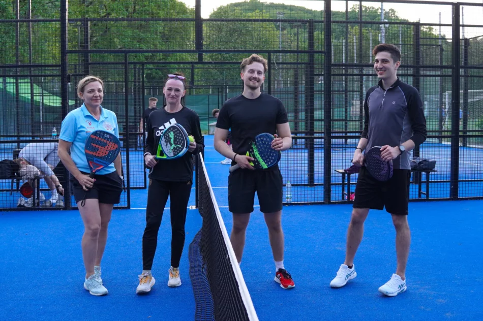 Pierwszy miesiąc ligi padlowej za nami! Wielkie emocje i awanse w Padel Arenie - zdjęcie 17