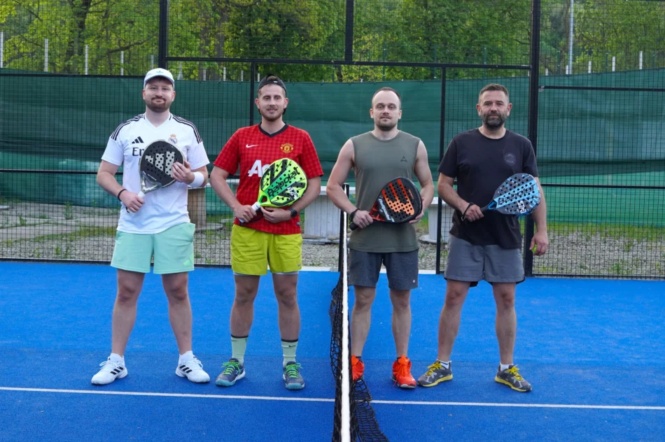 Pierwszy miesiąc ligi padlowej za nami! Wielkie emocje i awanse w Padel Arenie - zdjęcie 19