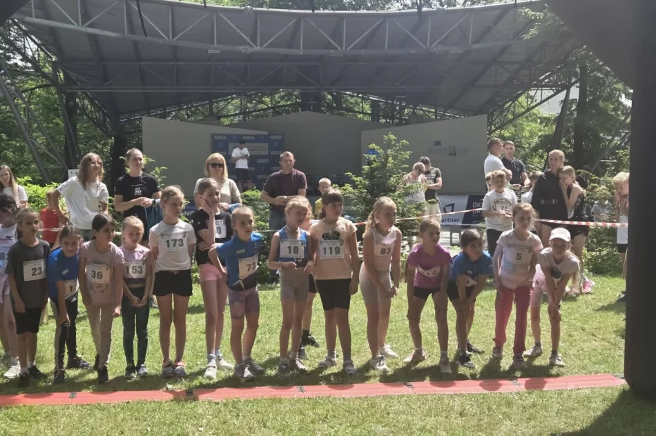 Sportowe święto dzieci i młodzieży w Parku Miejskim - zdjęcie 2