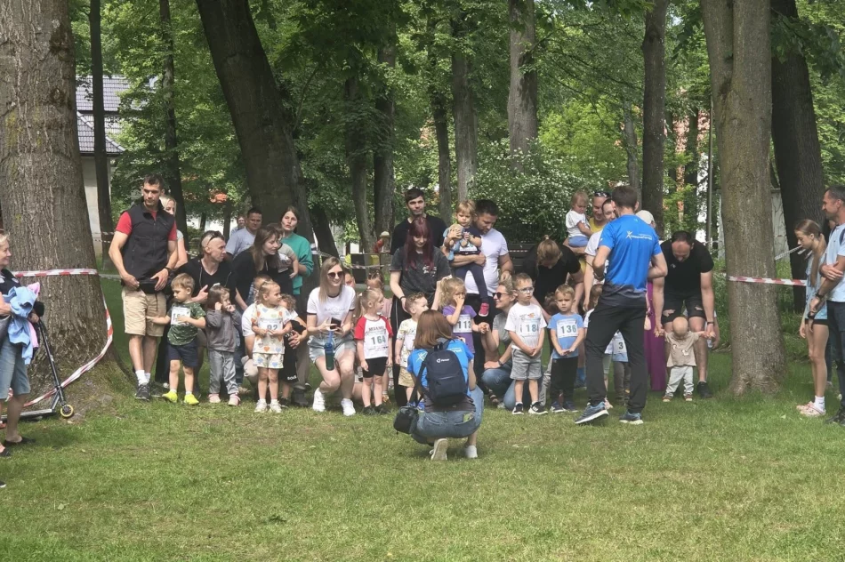 Sportowe święto dzieci i młodzieży w Parku Miejskim - zdjęcie 6