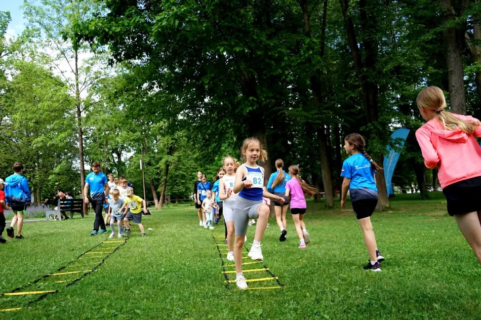 Sportowe święto dzieci i młodzieży w Parku Miejskim - zdjęcie 8