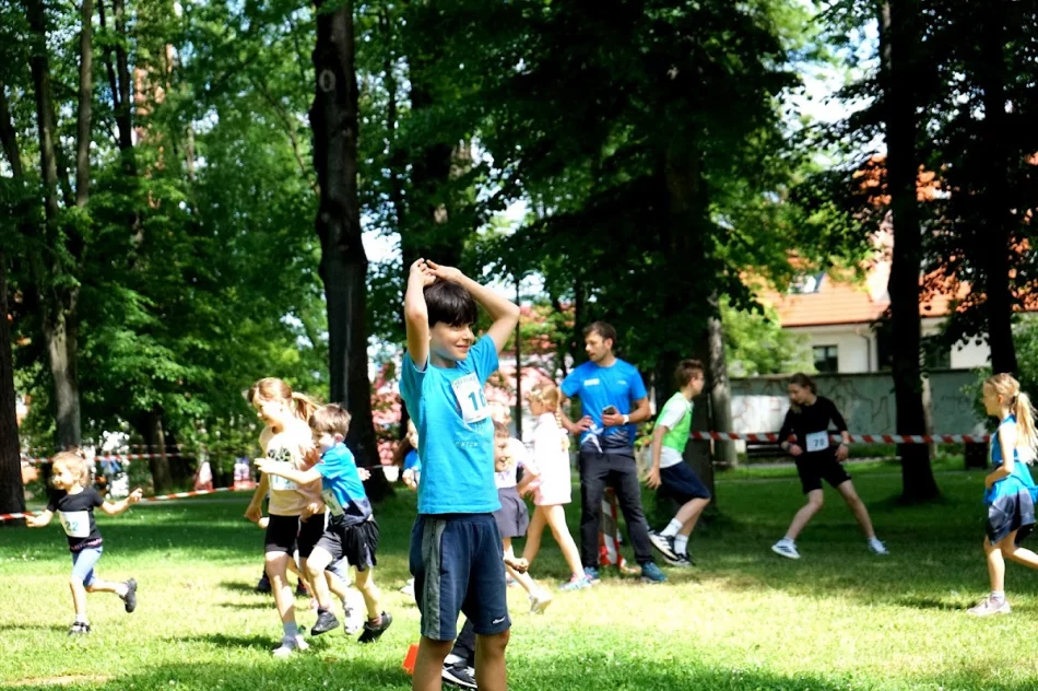 Sportowe święto dzieci i młodzieży w Parku Miejskim - zdjęcie 20