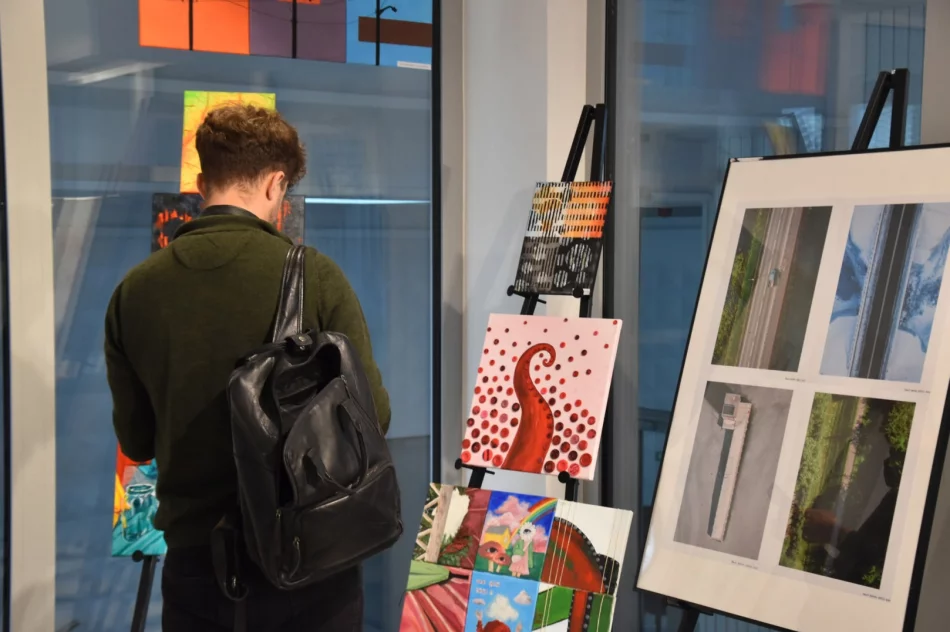 W Miejskiej Galerii Sztuki odbył się wernisaż wystawy „PASSE-PARTOUT II” - zdjęcie 2