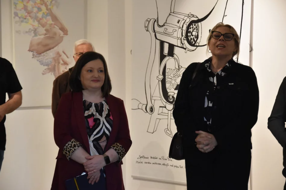W Miejskiej Galerii Sztuki odbył się wernisaż wystawy „PASSE-PARTOUT II” - zdjęcie 4