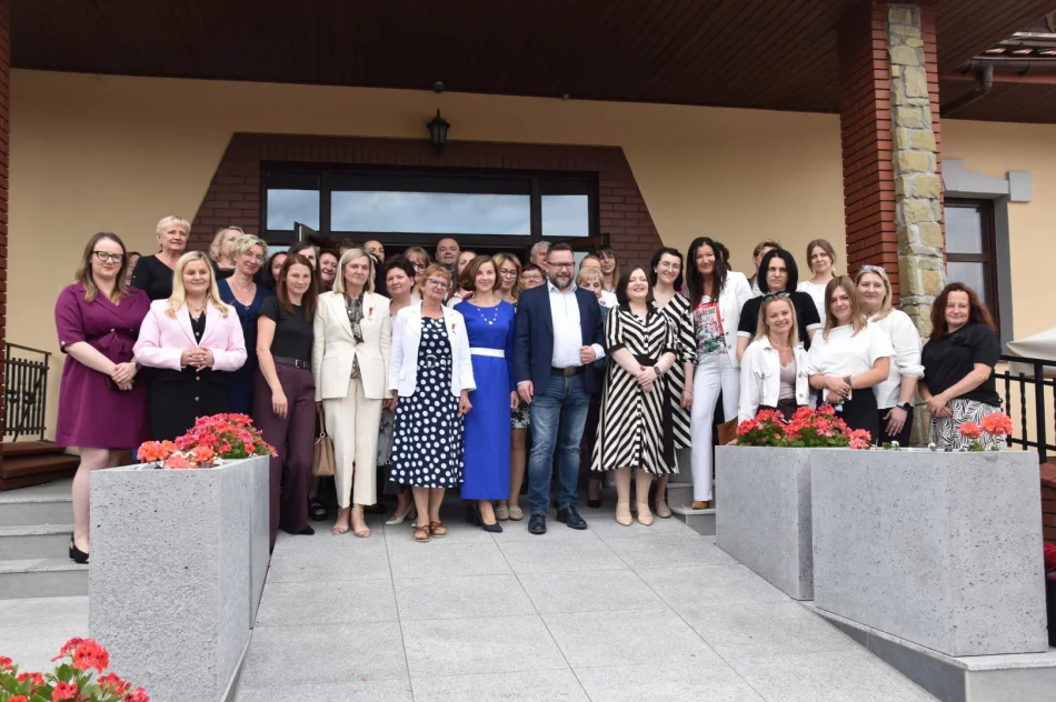 Powiatowa Konferencja Bibliotekarzy – odznaka honorowa „Zasłużony dla Kultury Polskiej” dla Dyrektor MBP - zdjęcie 10