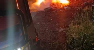 Wracają nocne “ogniska” w pobliżu osiedla. Strażacy znów gasili odpady i elektrośmieci - zdjęcie 2