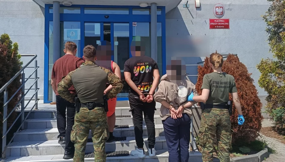 13 cudzoziemców z fałszywymi zezwoleniami na pracę - zdjęcie 1