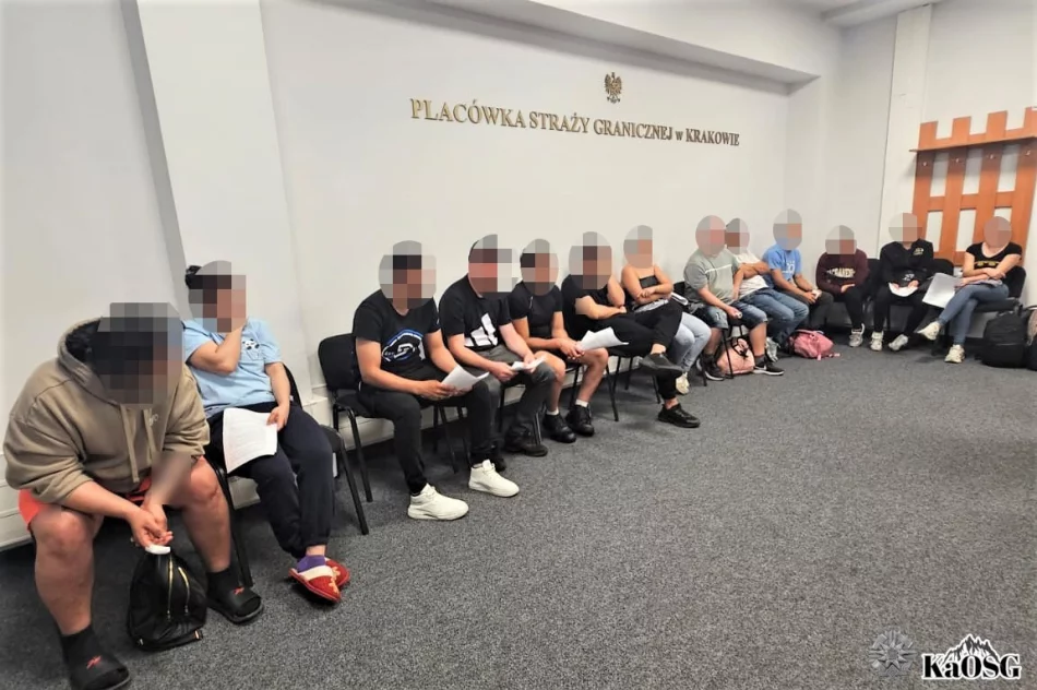 13 cudzoziemców z fałszywymi zezwoleniami na pracę - zdjęcie 4