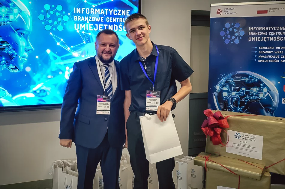Zdobył II w ogólnopolskim konkursie IT - zdjęcie 7