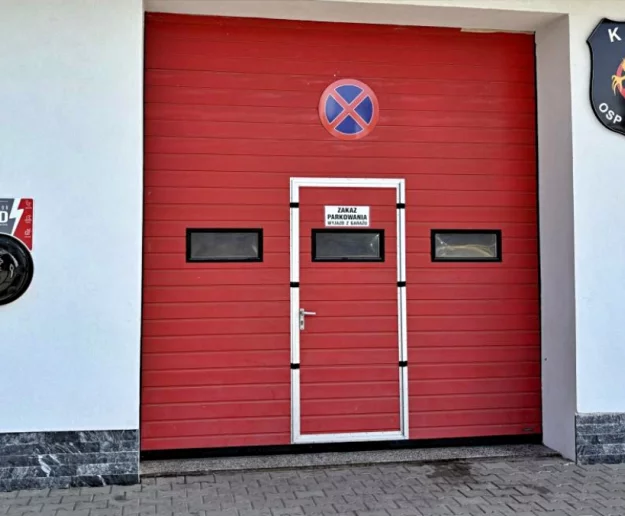Pobranie AED automatycznie włączy syrenę - zdjęcie główne