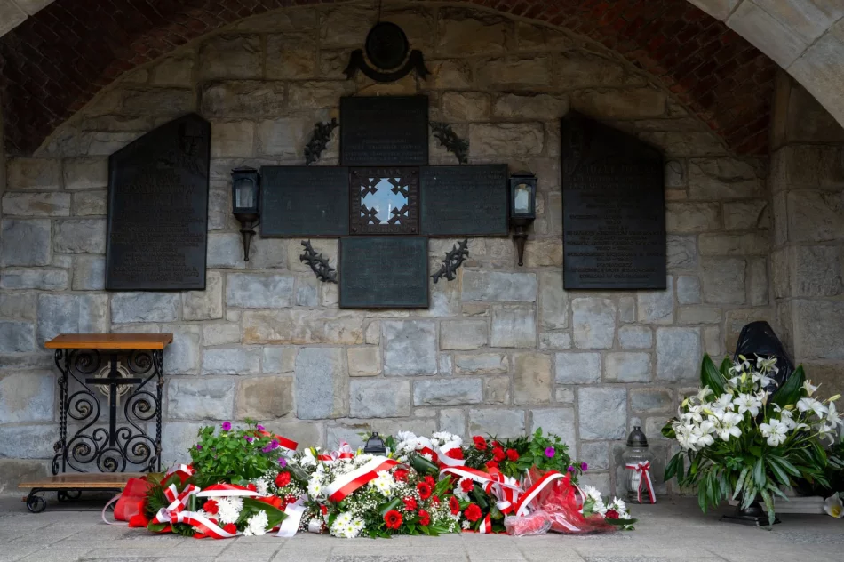 Limanowa uczciła pamięć ofiar niemieckich nazistowskich obozów koncentracyjnych i obozów zagłady - zdjęcie 10