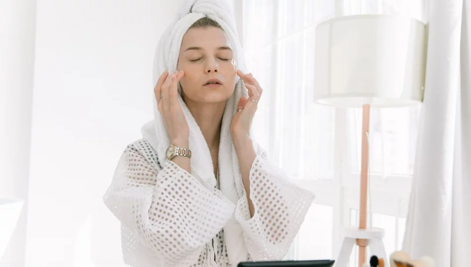 Jak uzyskać efekt glass skin w domu – krok po kroku - zdjęcie 1