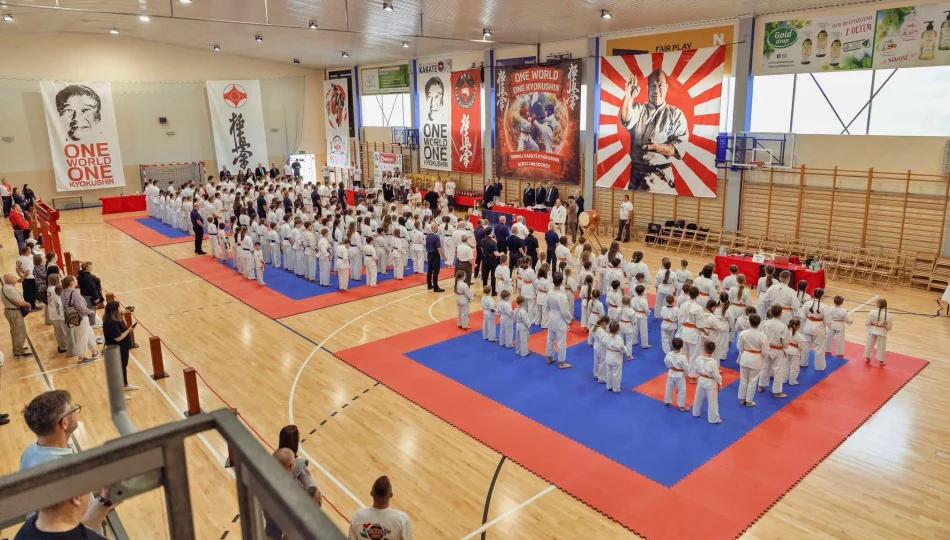 Ponad 200 karateków z czterech krajów - triumf gospodarzy - zdjęcie 1