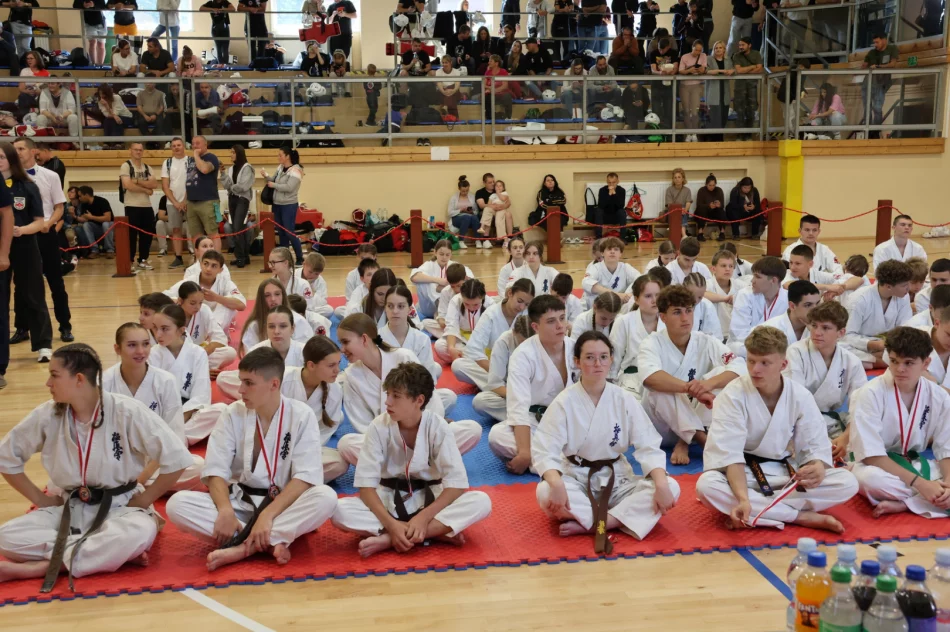 Ponad 200 karateków z czterech krajów - triumf gospodarzy - zdjęcie 8