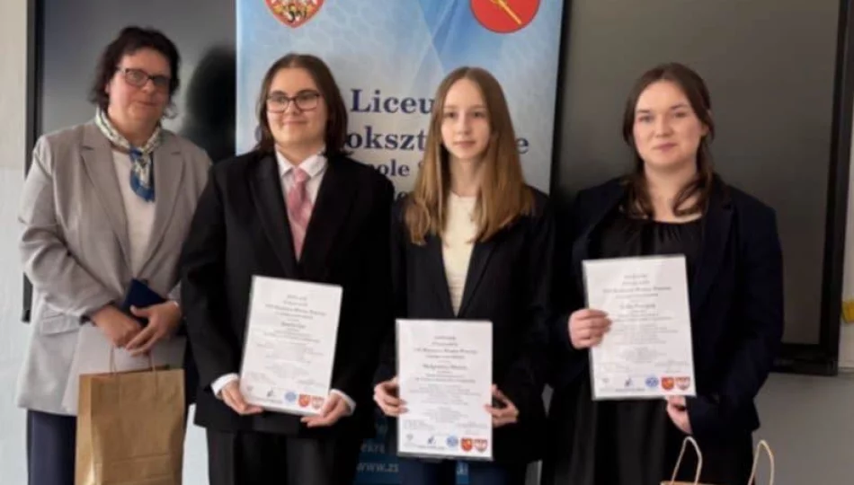 Uczennice Szkoły Podstawowej Nr 2 w Finale VIII Konkursu Wiedzy Prawnej - zdjęcie 1