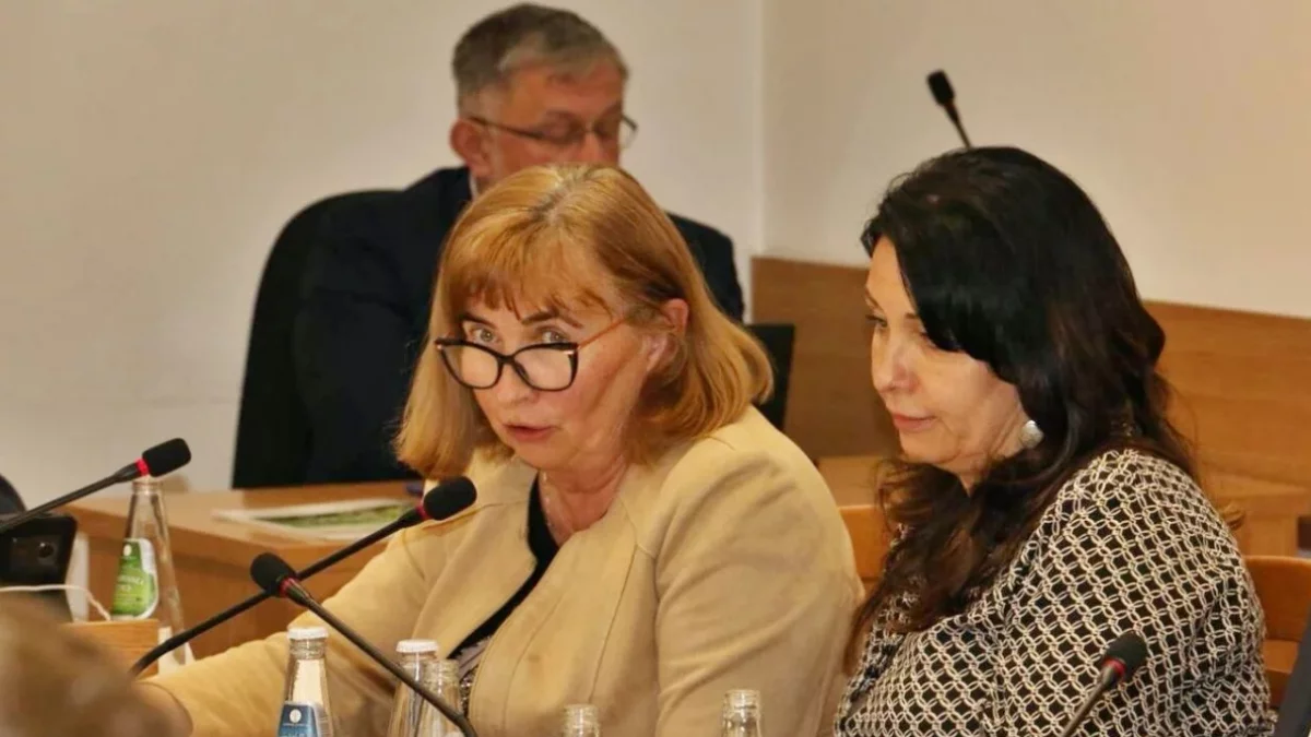 Absolutoryjna sesja Rady Miasta. Oglądaj na żywo debatę nad raportem