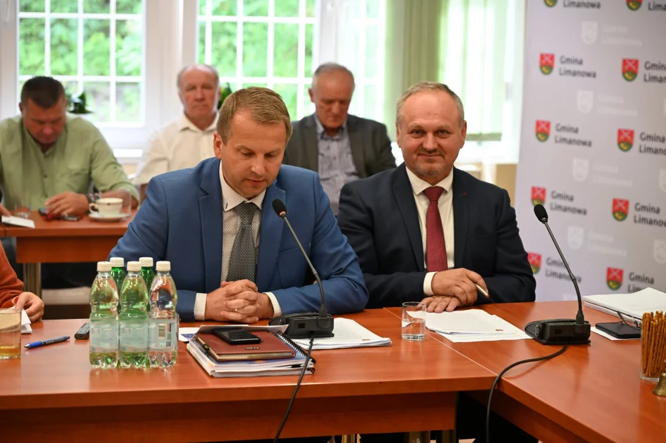 JEDNOGŁOŚNE ABSOLUTORIUM ZA 2025 ROK DLA WÓJTA GMINY LIMANOWA - zdjęcie 5