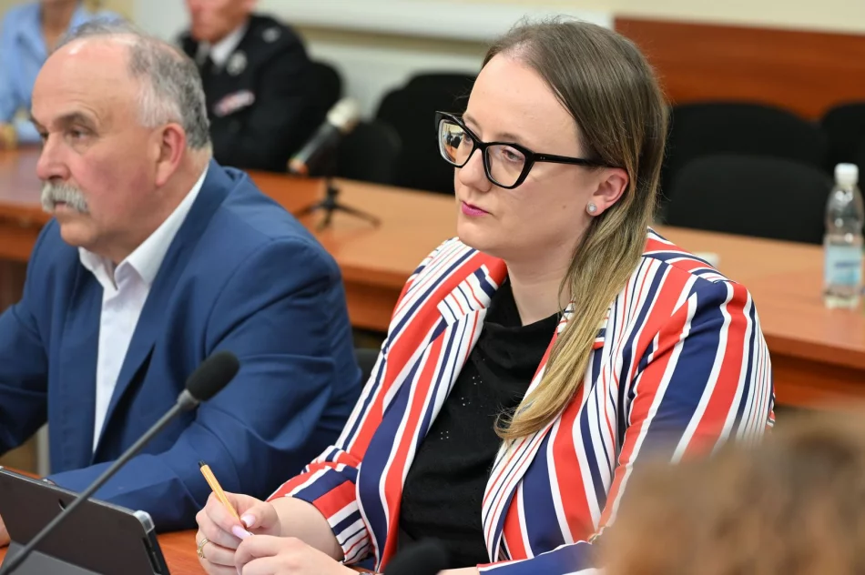 JEDNOGŁOŚNE ABSOLUTORIUM ZA 2025 ROK DLA WÓJTA GMINY LIMANOWA - zdjęcie 13