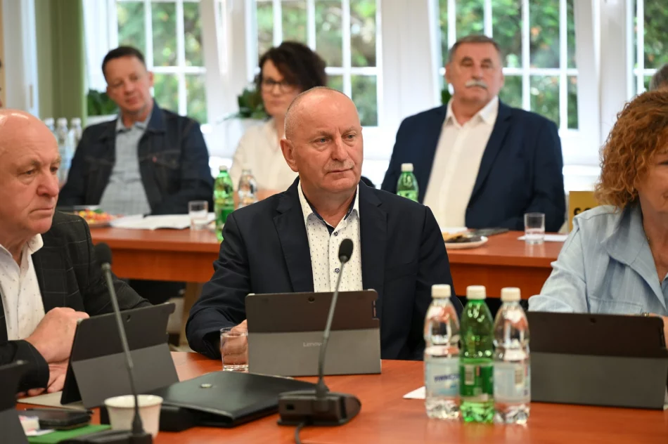 JEDNOGŁOŚNE ABSOLUTORIUM ZA 2025 ROK DLA WÓJTA GMINY LIMANOWA - zdjęcie 19