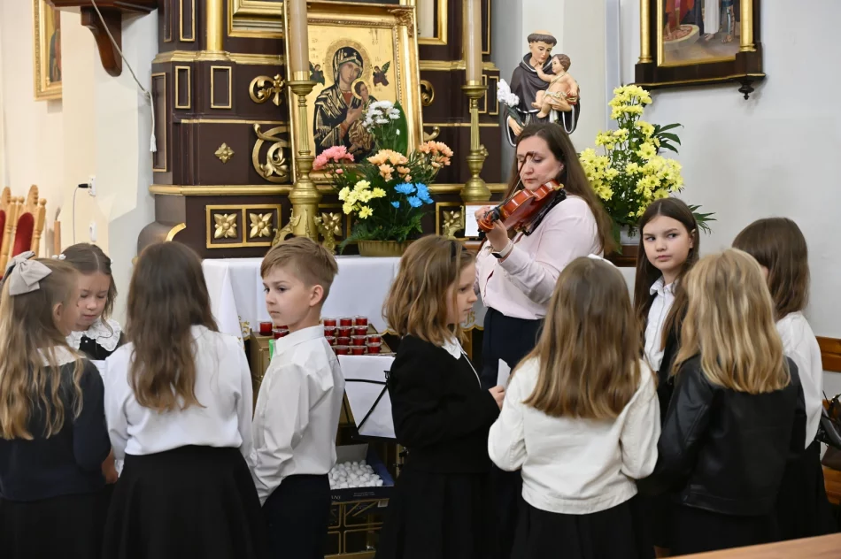 Uroczystość nadania Sztandaru Szkole Podstawowej im. Juliana Tuwima w Kaninie - zdjęcie 6